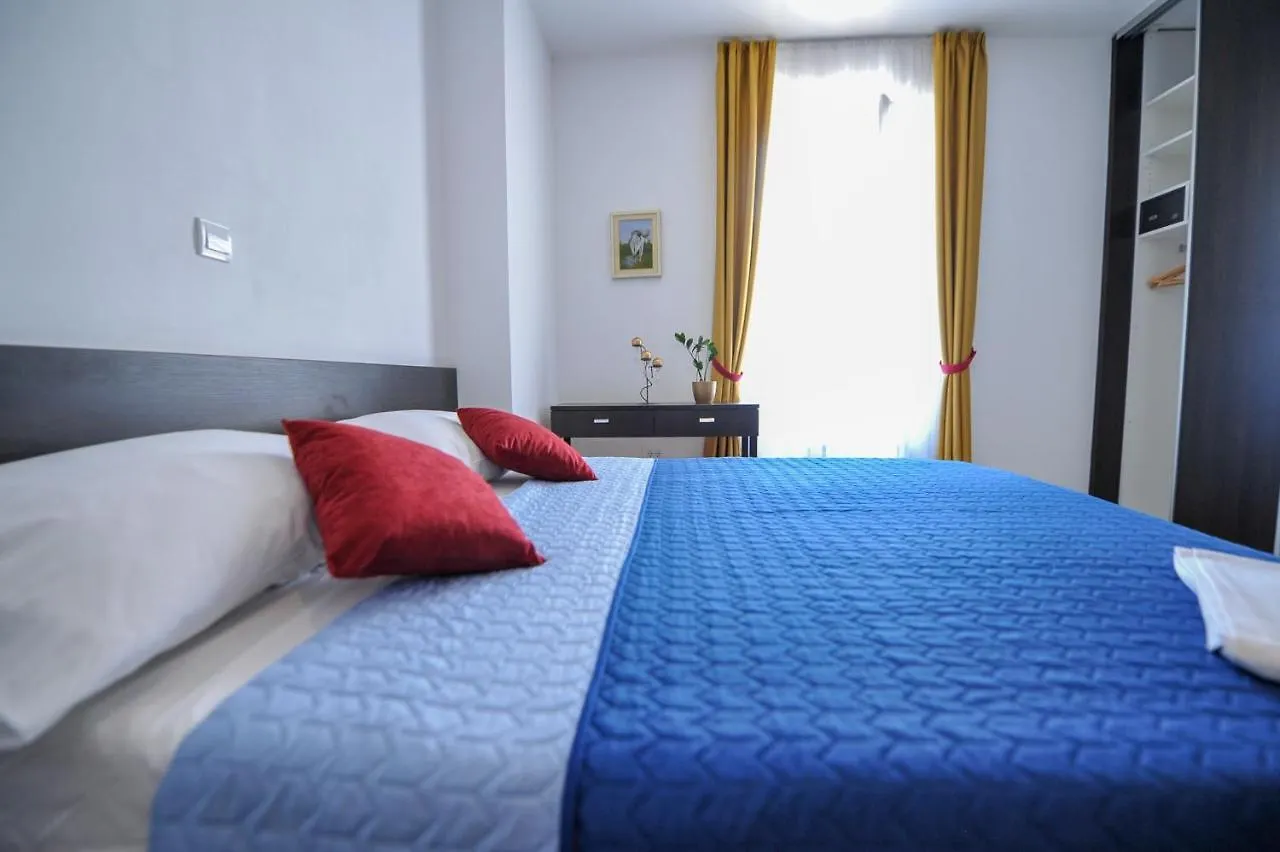 City Pads Apartment 0*, Split