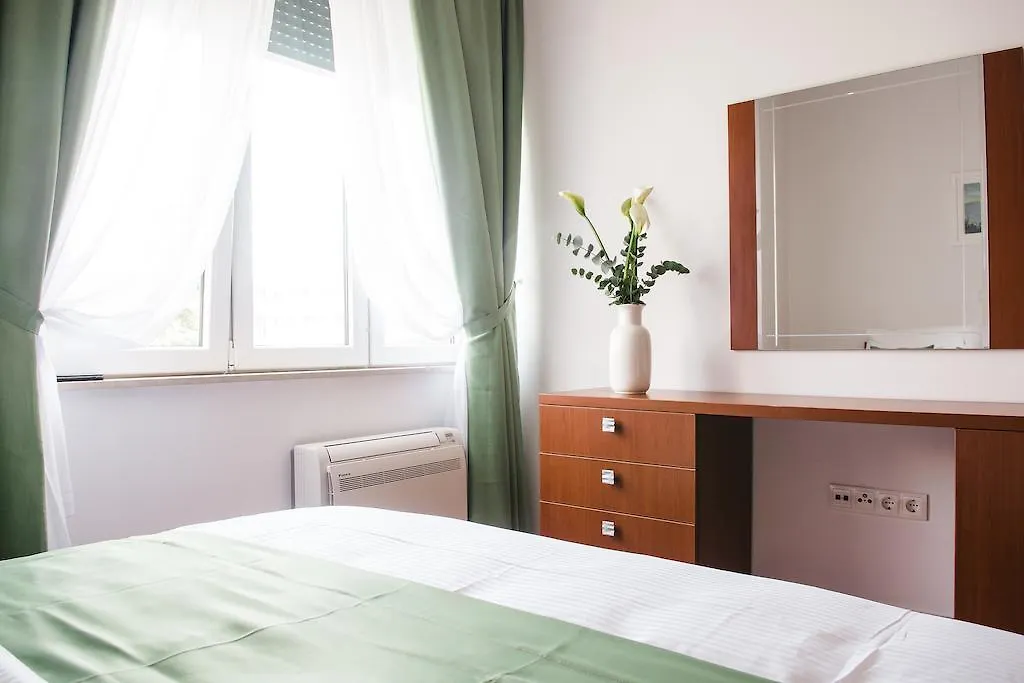 City Pads Apartment