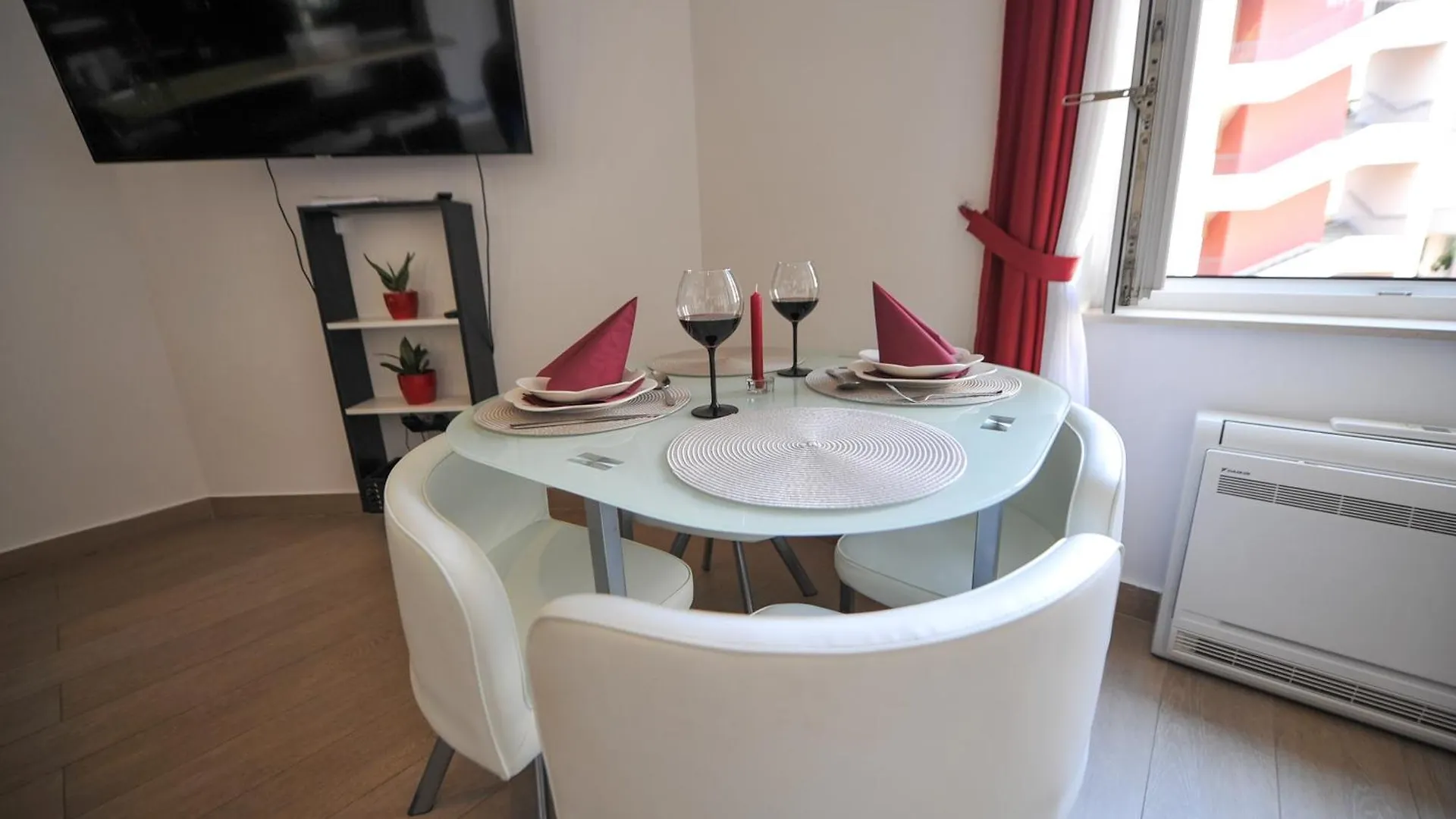 City Pads Apartment 0*, Split